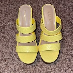 Yellow wedges